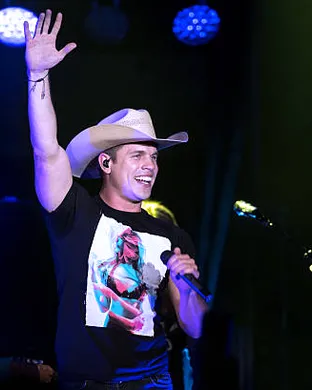 Dustin Lynch Portland