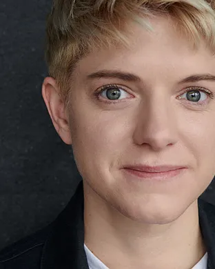 Mae Martin Portland